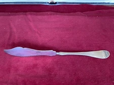 C ROGERS & BROS A1 SPRAY 1897 pat. Twisted Handle Master Butter Knife Spreader