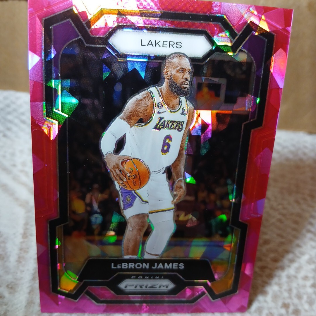 Lebron James 2022-23 Panini Prizm #134 Pink Cracked Ice