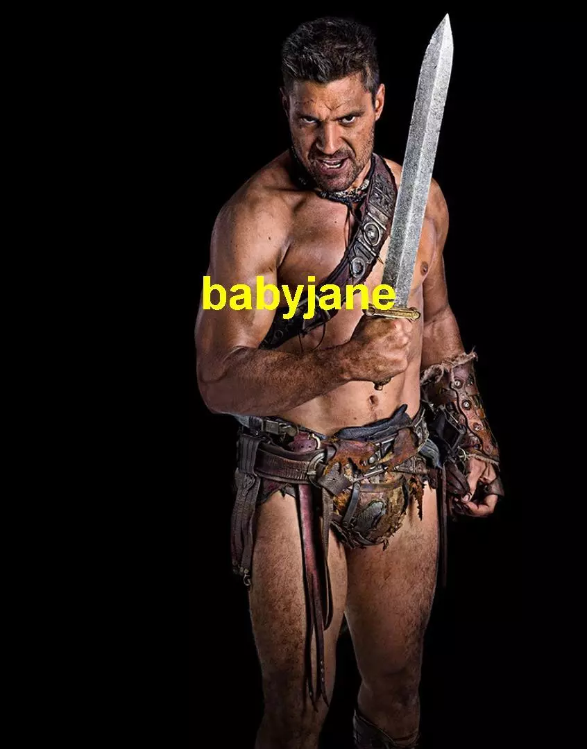 036 MANU BENNETT SPARTACUS BARECHESTED GLADIATOR PHOTO | eBay