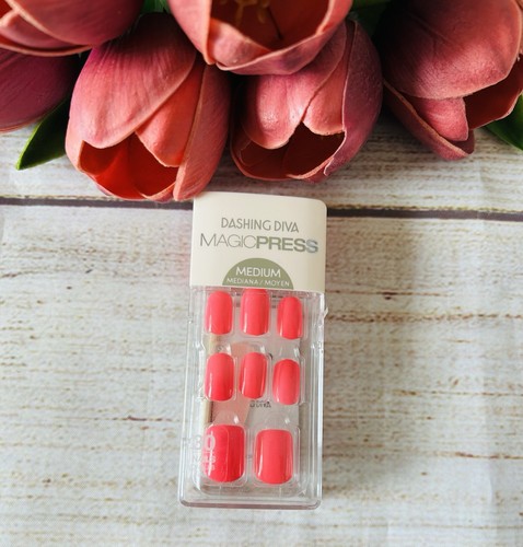 Confezione Dashing Diva / Oliva e Giugno Rosa Caldo Rosso Pressato su Unghie - Foto 8 di 10