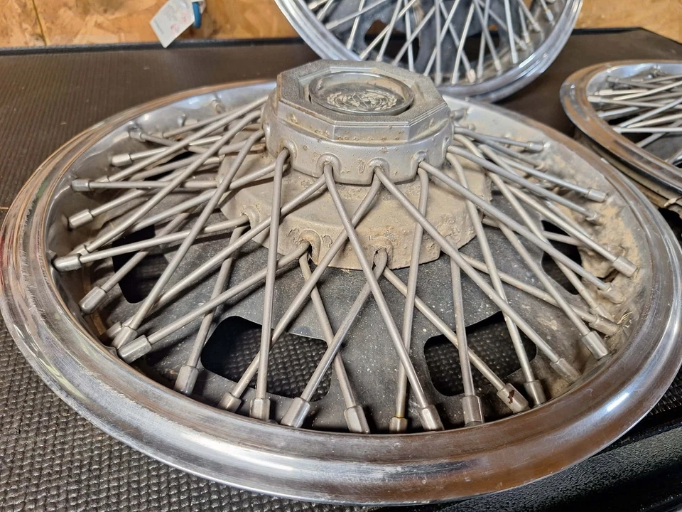 1960's 1970's Wire Spoke Hubcaps Wheelcovers - Image 2 of 4