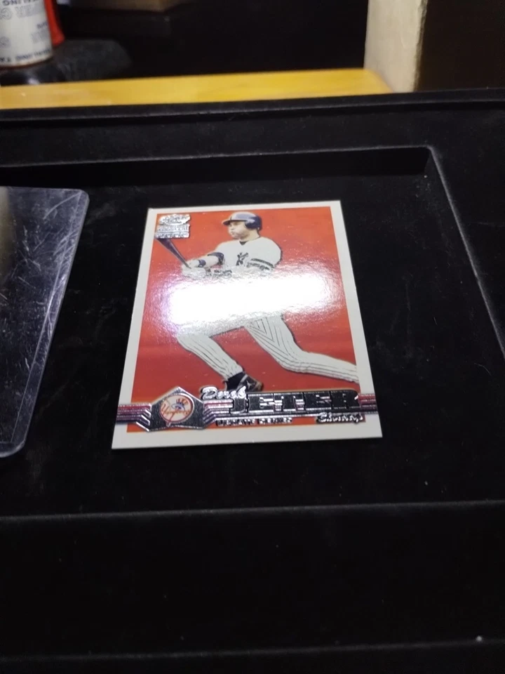 2000 Pacific Paramount Update - Derek Jeter #62-U NICE BASEBALL CARD - Image 3 of 4