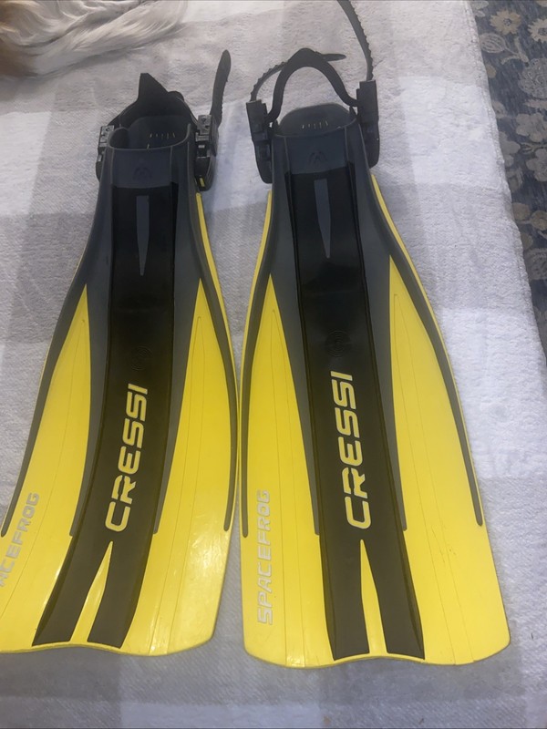 Cressi SpaceFrog Adjustable Scuba Dive Fins Size XS Fins