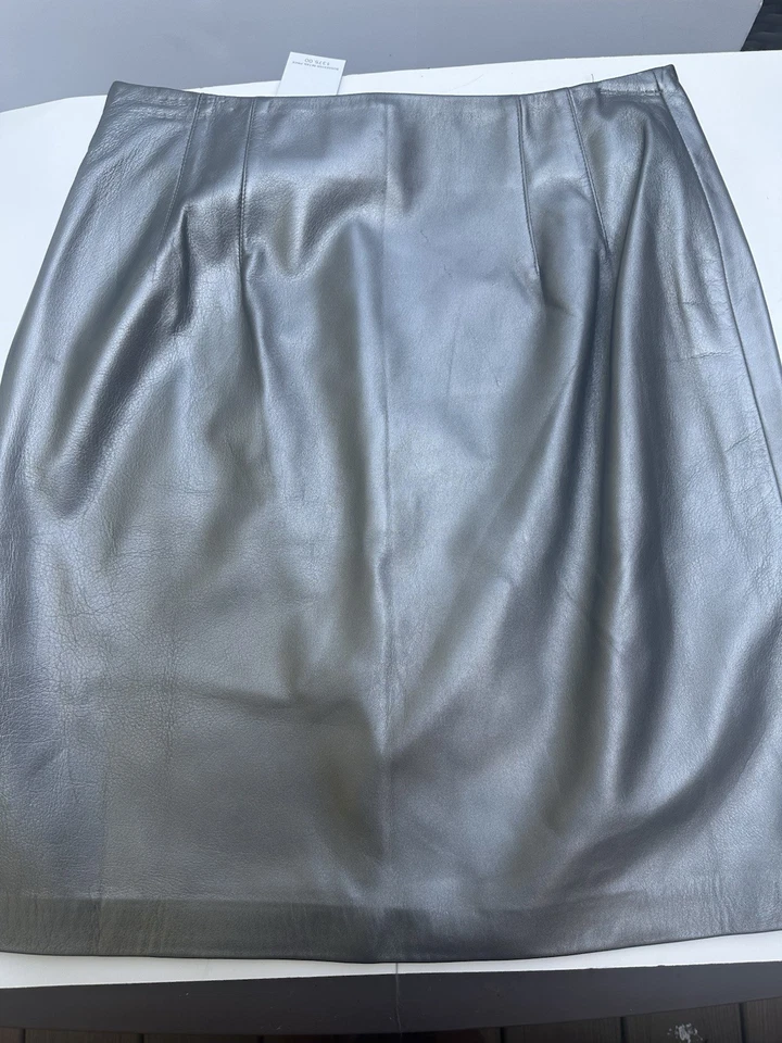 Saia Linda Allard Ellen Tracy prata/aço 100% couro tamanho 8 - Imagem 4 de 4