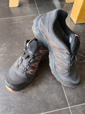 Salomon Gore-Tex DamenWanderschuhe schwarz Magenta/Pink
