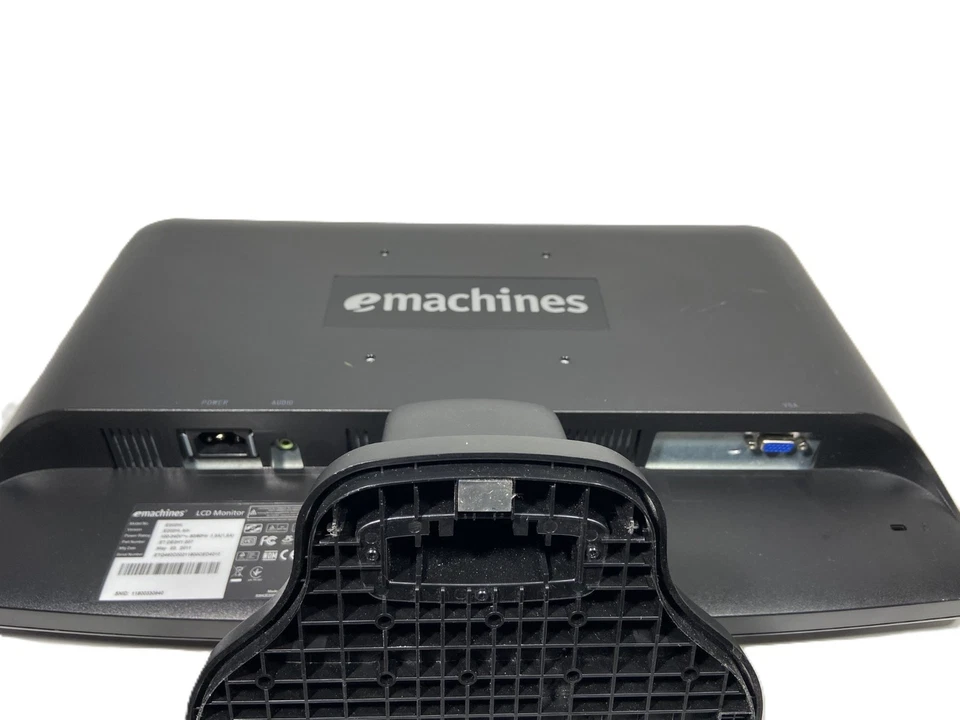 eMachines E202HL 20" Widescreen LCD Monitor with Built-in Speakers+VGA "GRADE A" - Image 4 of 4