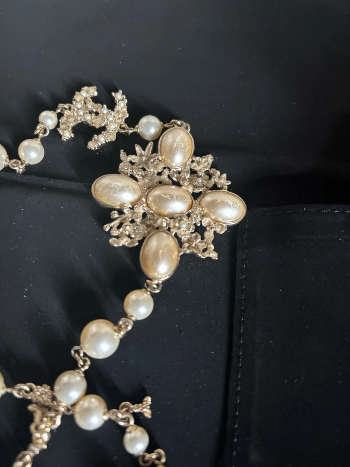 Collar de perlas CHANEL vintage 63 cm. ¡Revisa las fotos para ver si hay desgaste!! Foto 3 de 4