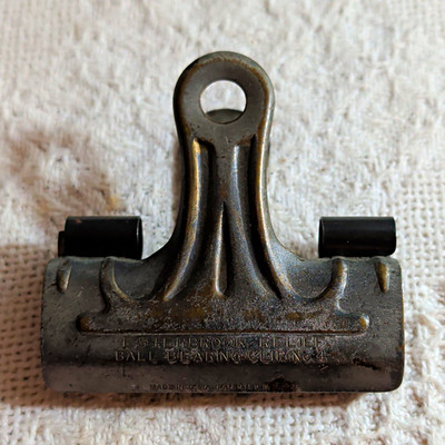 L.S. Starbrook Relief Ball Bearing Clip No. 4 Metal Paper Clip/Clamp