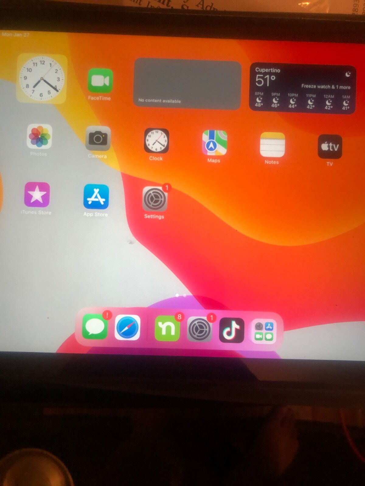 iPad with tik tok great condition only used for tik tok apple ipad ready to go-image