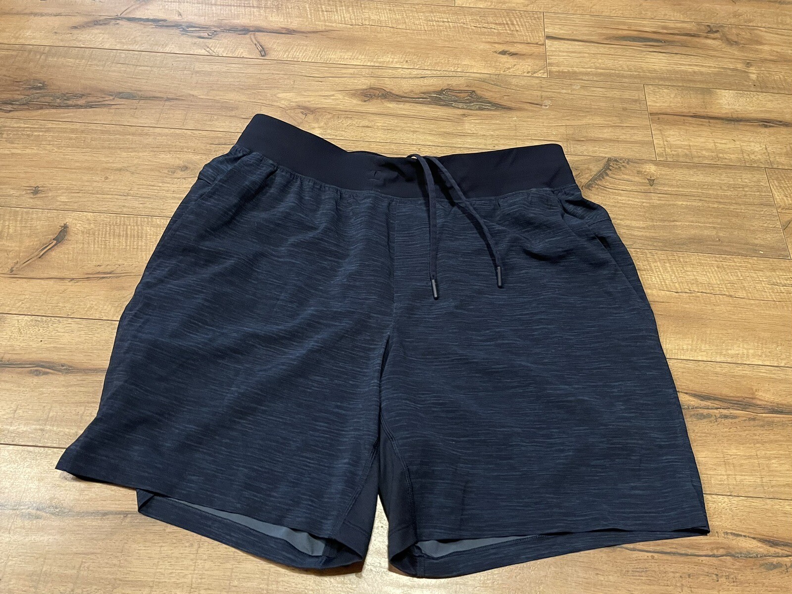 Lululemon Stretch Blue Drawstring Shorts with Pockets Size Large EUC-image