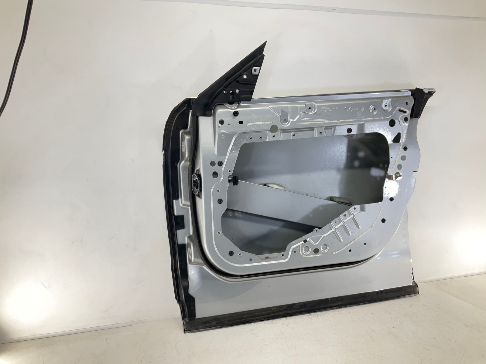 17-20 MASERATI Levante Exterior Front Right Passenger Door Shell OEM