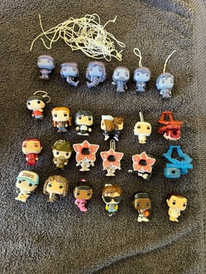 STRANGER THINGS KINDER JOY Komplettsatz alle 24 Figuren