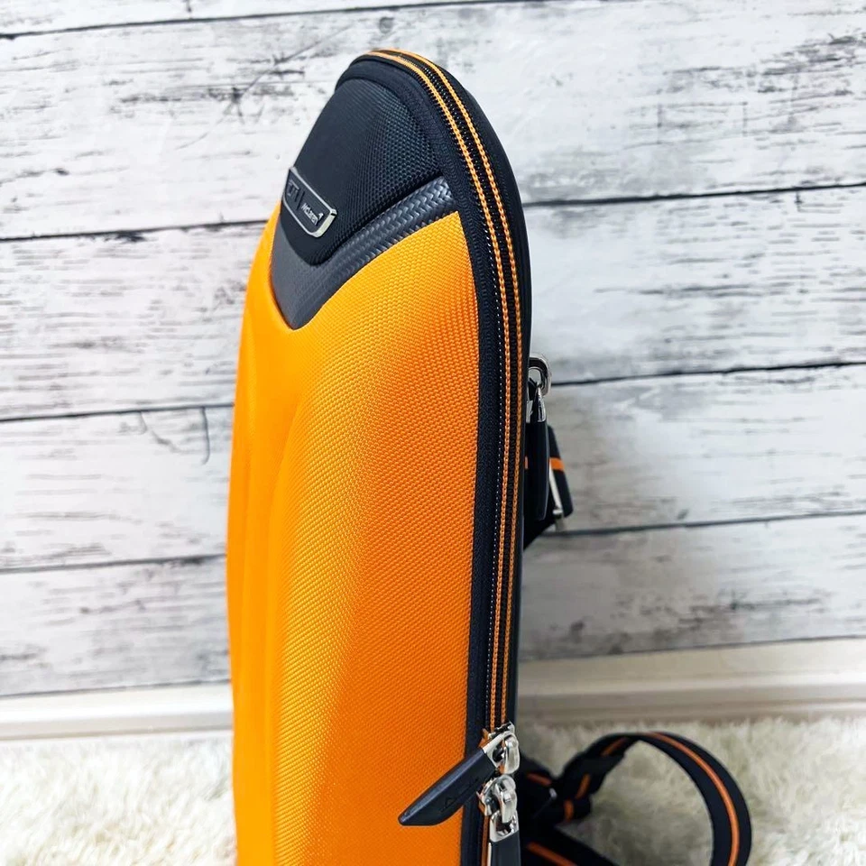 Bolso de hombro TUMI MCLAREN Torque Sling naranja salida F/S JP Foto 4 de 4