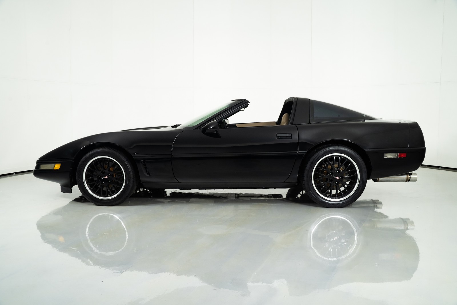 1996 Black Chevrolet Corvette   | C4 Corvette Photo 3