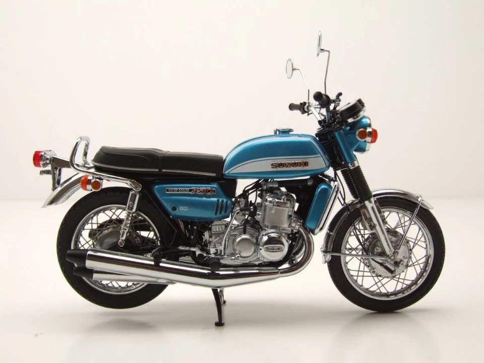 Suzuki GT 750 J 1973 Vert Modèle Moto 1:12 Minichamps - Photo 4/4