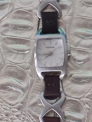 Fossil ES-1645 Women Watch 17mm Rectangle Dial Silver Tone , New Battery 