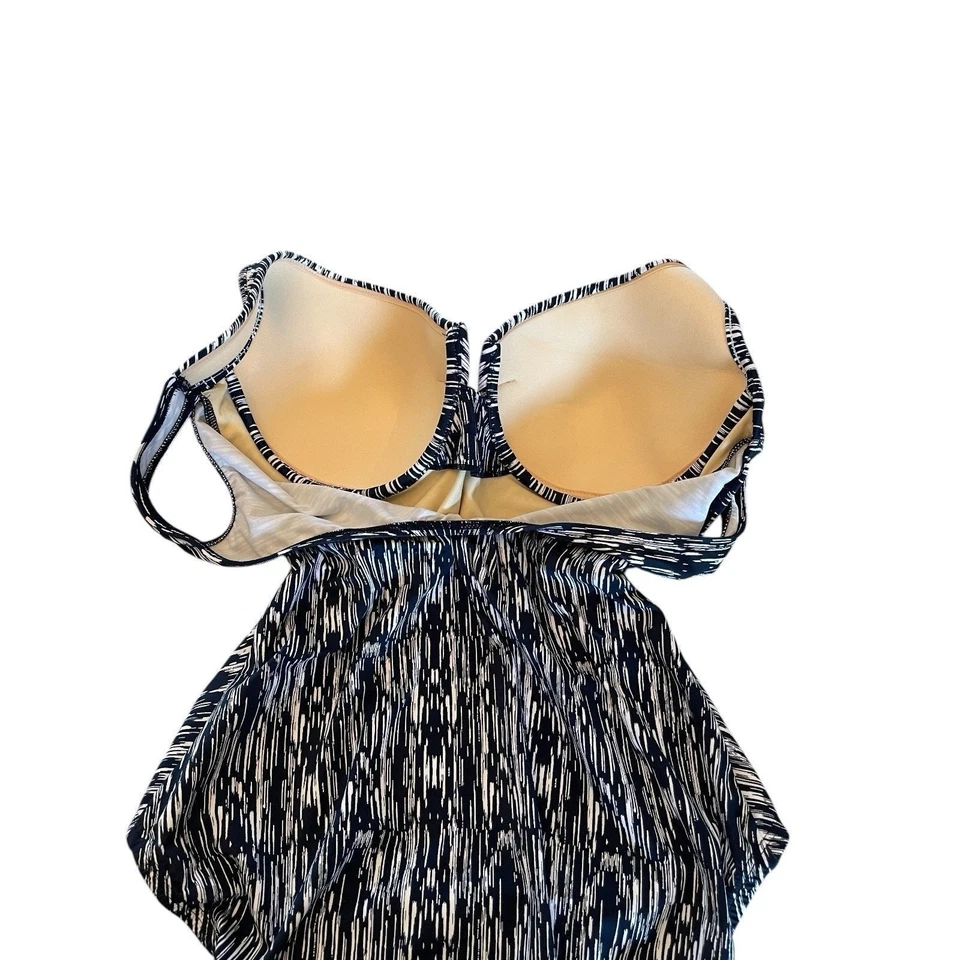 Miraclesuit Women's Silver Shores Criss Cross Escape Swimsuit Size 14 $200 - Image 3 of 4