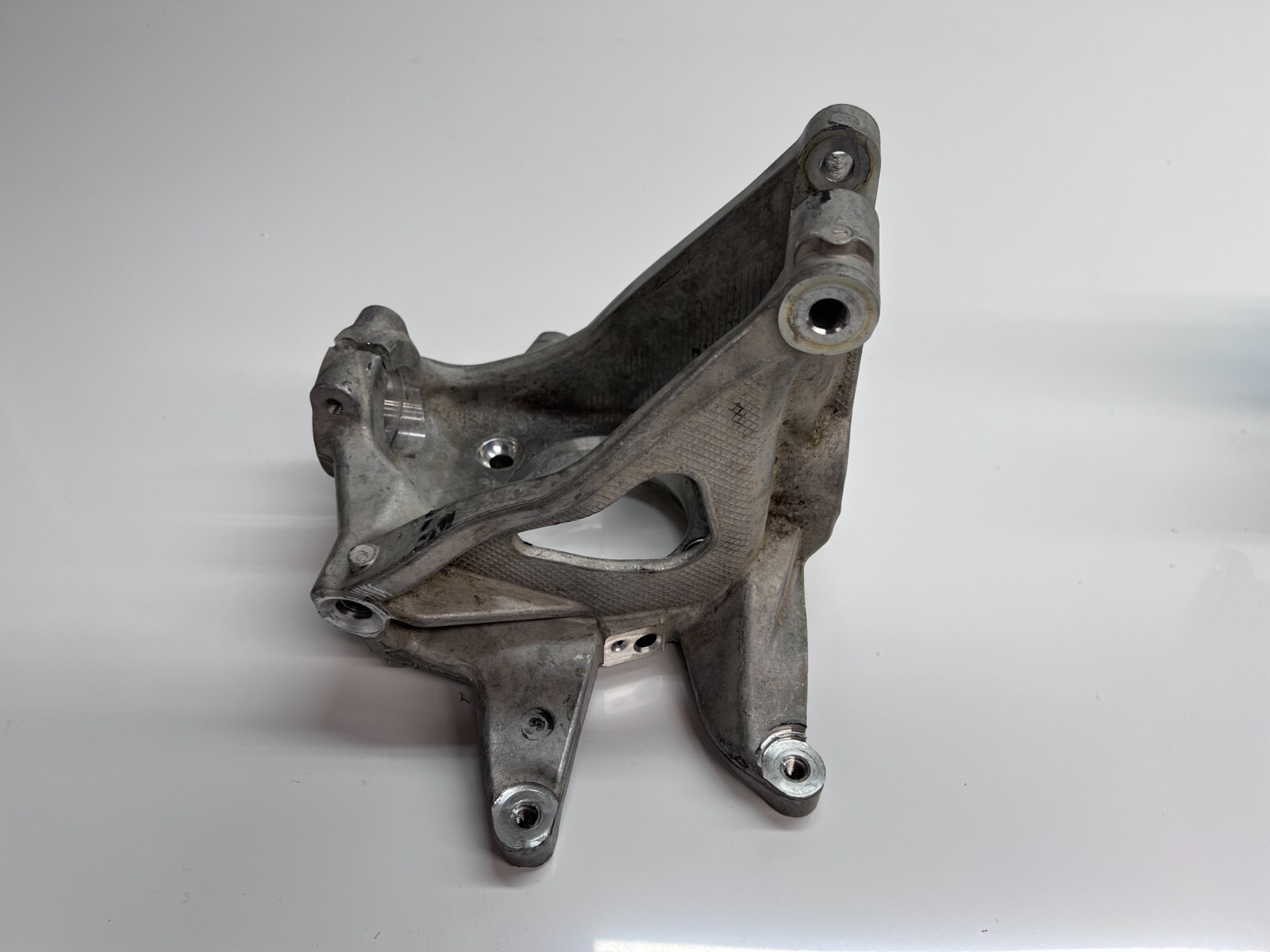 LAMBORGHINI HURACAN TECNINCA PASSENGER REAR RIGHT RH HUB CARRIER OEM 4T0505434K