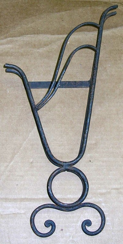 WROUGHT IRON WALL HANGER, ASSORTMENT OF DIFFRONT ITEMS YOU CAN PUT IN IT.