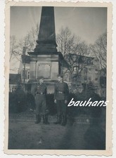 Foto Saarbrücken-Denkmal-Soldaten  1940  2.WK  (b848)