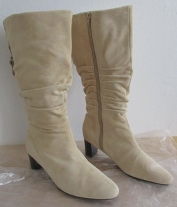 Nueva Crema de cuero de gamuza superior de la pantorrilla Bijou Botas Altas  Acanalada Cremallera para Mujer Talla 9 M | eBay