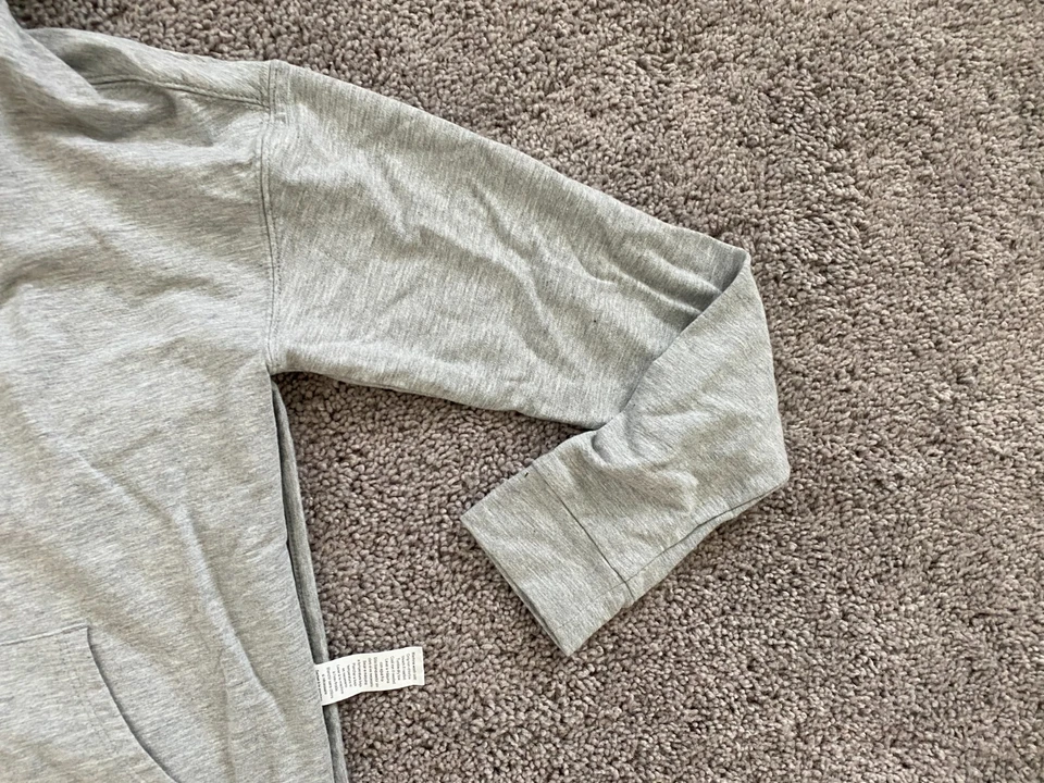 Sudadera con Capucha Nanette Lepore Para Mujer Extra Pequeña Gris Mangas Largas Espalda Corredora Foto 2 de 4