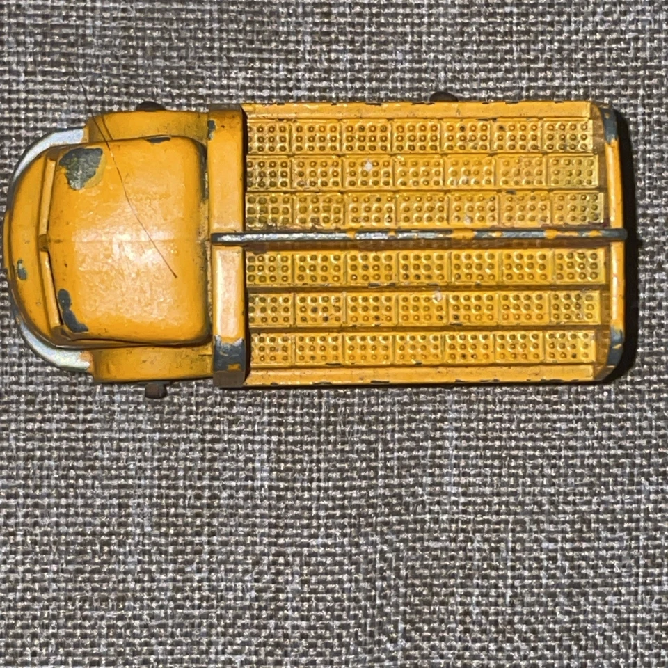 Vintage Lesney Matchbox COCA-COLA Karrier Bantam 2 Ton Delivery Truck No. 37 - Image 3 of 4