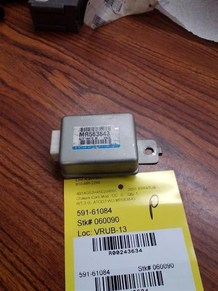 Chasis ECM control de crucero detrás guantera compatible con 00-05 ECLIPSE 243634 Foto 2 de 4