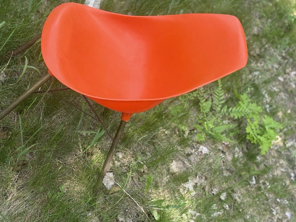Cadeira MCM laranja moldada meados do século Scoop Chair - Estilo retrô Era Eames - Imagem 4 de 4