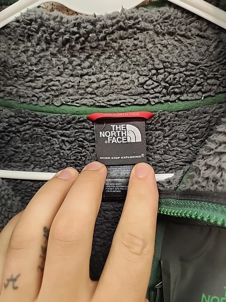 Jaqueta The North Face verde pele sintética logotipo gráfico pescoço simulado tamanho adulto grande - Imagem 4 de 4