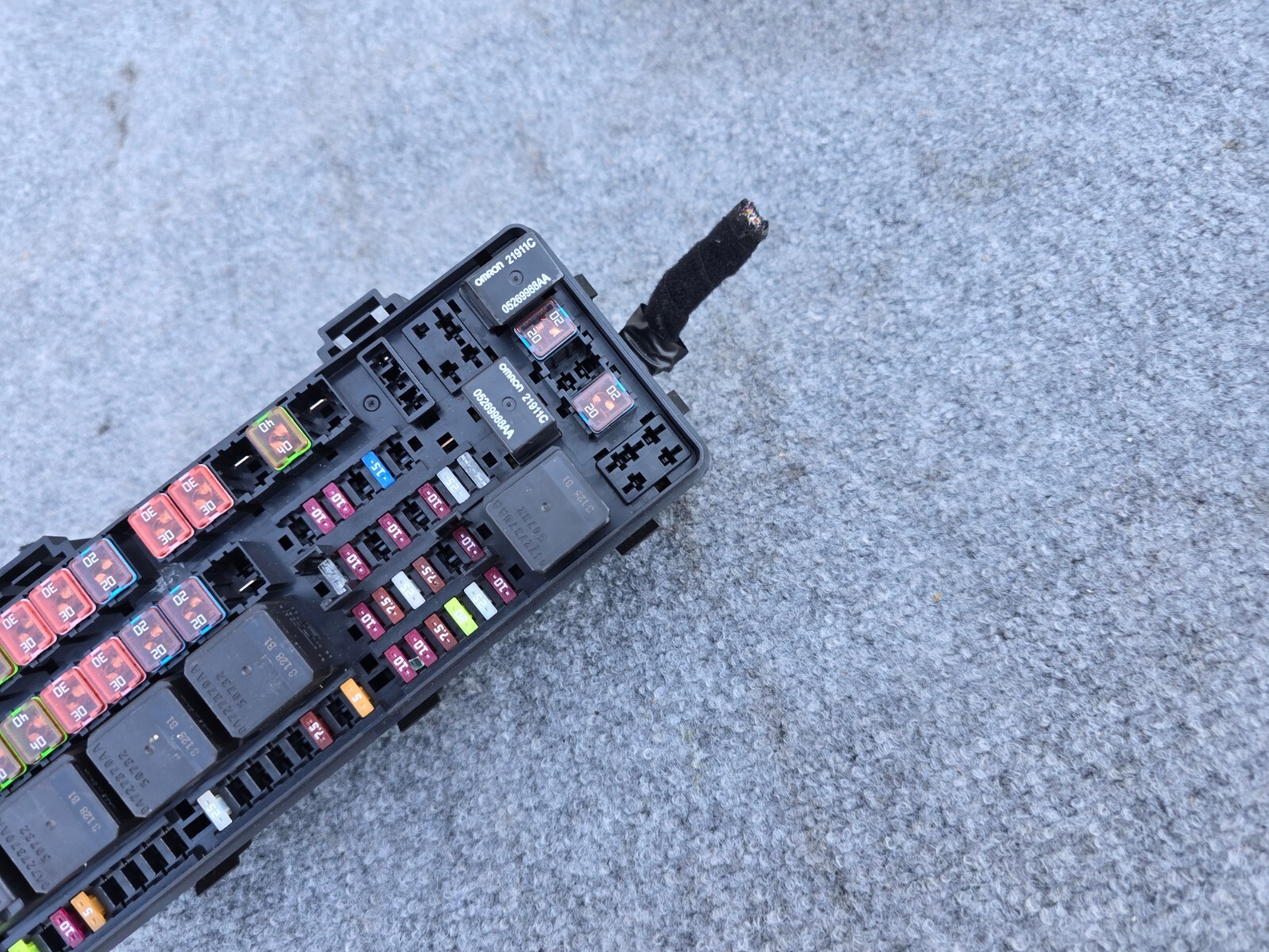 FUSE BOX RELAY ASSEMBLY OEM 74K 14-19 MASERATI GHIBLI S QUARTOPORTE