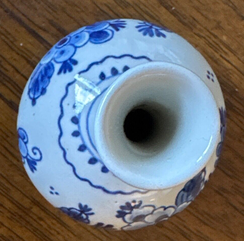 Small Delft Bud Vase Blue and White 3” Tall Floral vintage - Picture 4 of 5