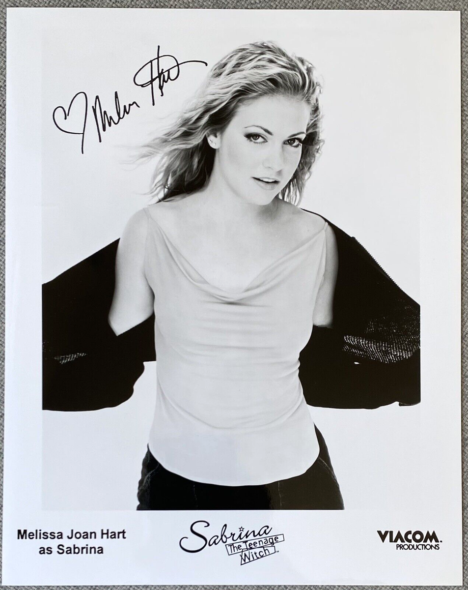 Melissa Joan Hart Signed 8x10 Promo Press Photo - Sabrina the