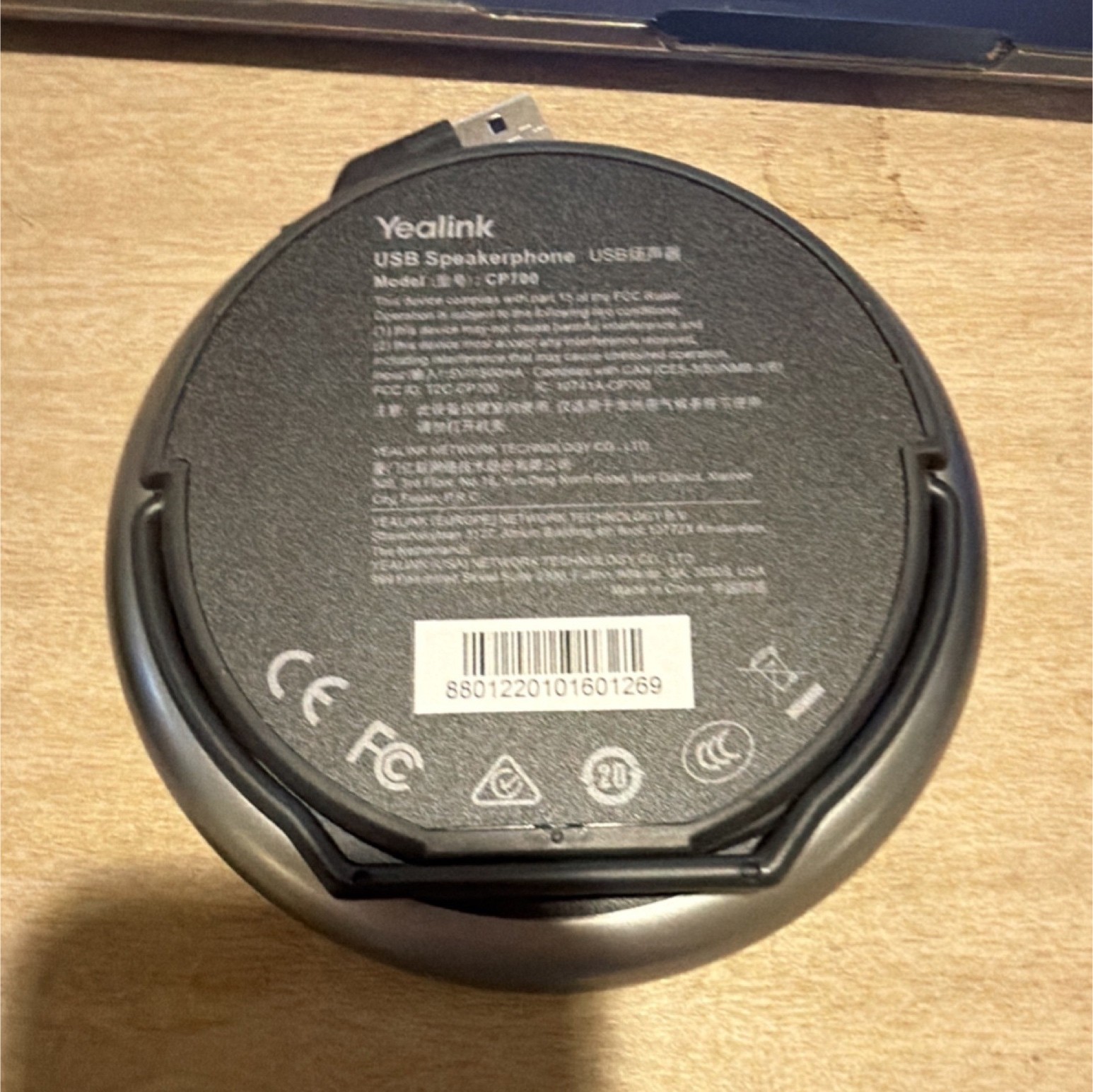 Yealink CP700 USB Speakerphone Audio Conferencing with Carrying Case