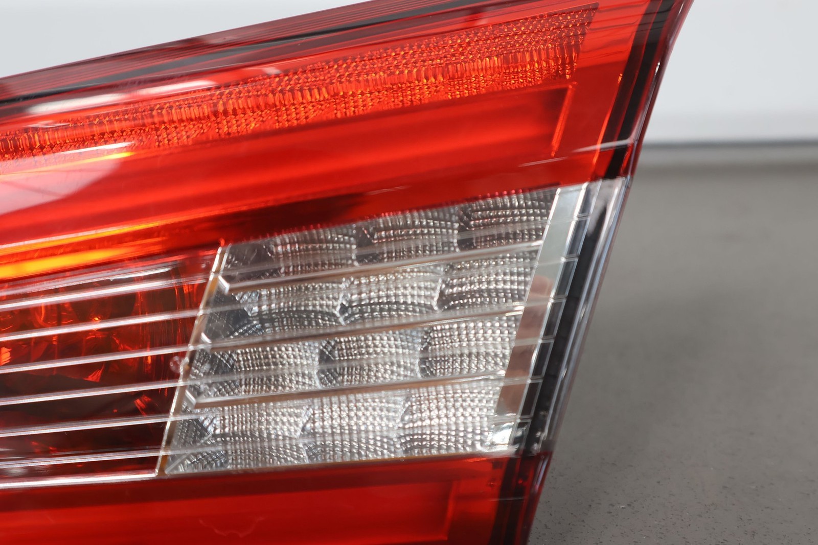 Maserati Ghibli 2014 Right Inner Tail light
