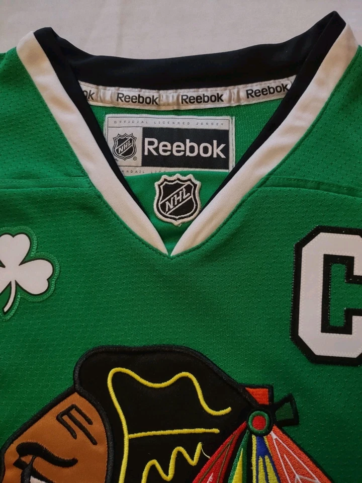Camiseta deportiva NHL Chicago Blackhawks Reebok Youth S/M Día de San Patricio #19 TOEWS Foto 2 de 4