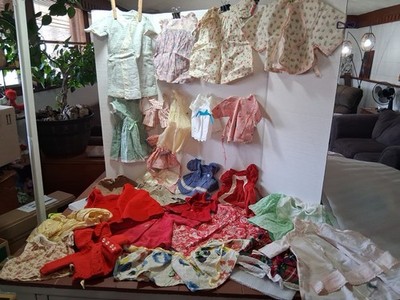 Large Assortment Of Doll Skirts Shirts Sweaters.... 1DEF