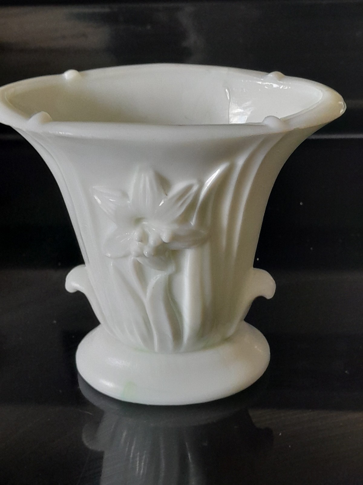 Vintage Green White Akro Agate Art Deco Vase Planter Swirl Slag Glass 4