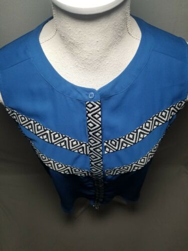 Attention Blue Sleeveless Blouse Geometric Trim Button Down Women's Medium. - Picture 2 of 10