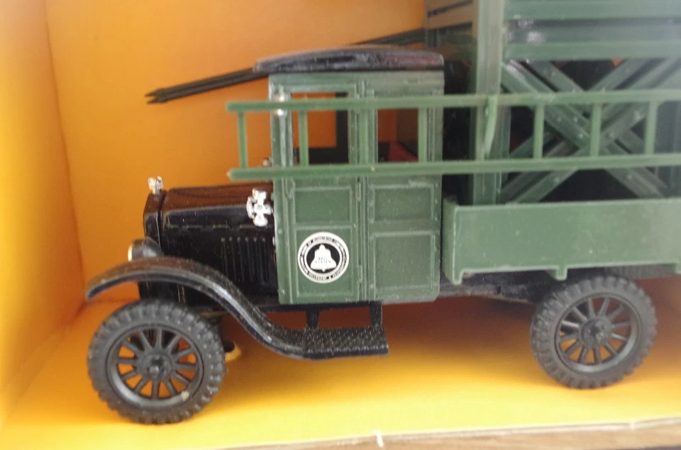 YORKSHIRE YORKSHIRE 1927 MODEL TT FORD CHERRY PICKER TRUCK MIB 1/25 SCALE - Image 3 of 3