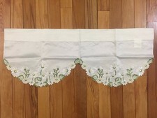 Spring Floral Embroidered Daisy Valance Blooms Flowers Garden Window Valance