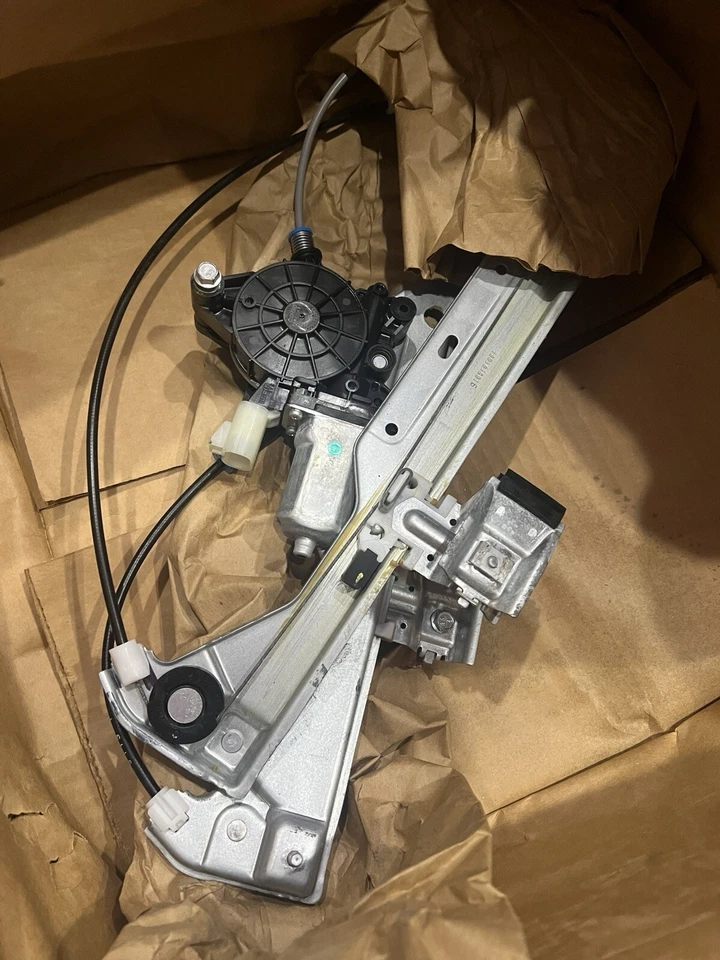 Nuevo regulador de ventana de puerta delantera izquierda Chevrolet 06-11 HHR 22714332 GM OEM Foto 2 de 4