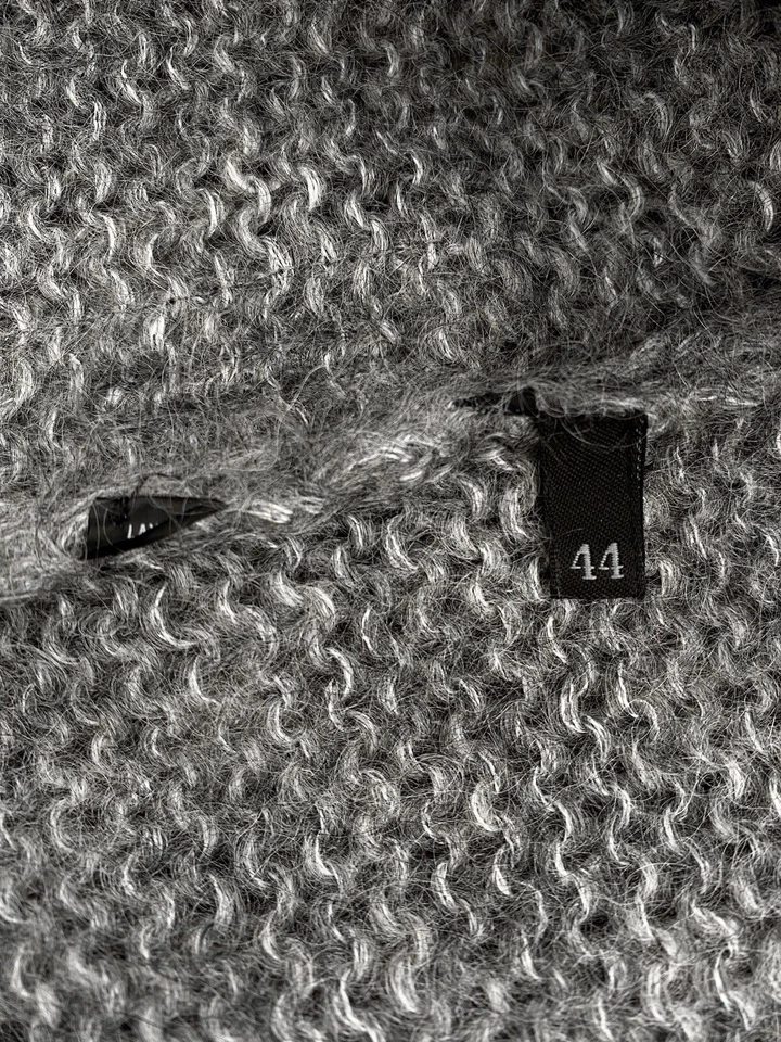 PRADA Mohair Short Sleeve V-Neck Sweater Size 44 - Image 4 of 4