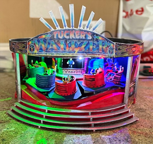 DAPR- OO Gauge Model Railway Scenery Kit - Motorised Fairground Waltzer Ride - Picture 7 of 7