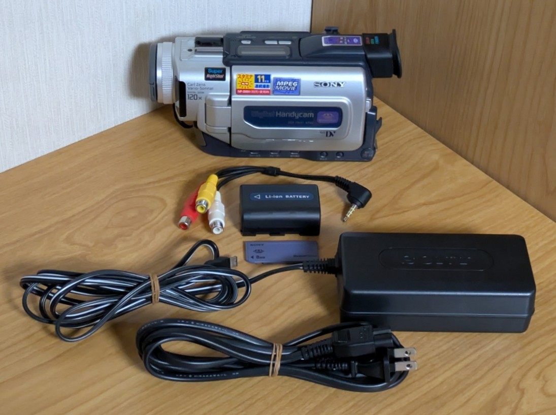 SONY DCR-TRV17 Handycam Camcorder NightShot MiniDV Japanese only