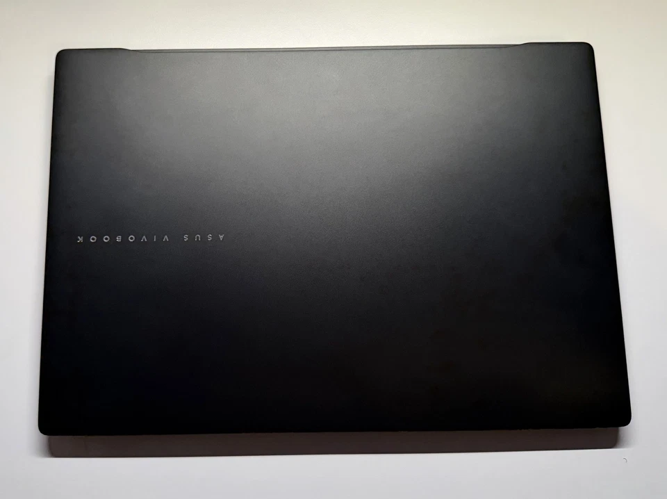 ASUS Vivobook S 15.6" 3K OLED Copilot+ PC AMD Ryzen AI 9 HX 370 32GB RAM 1TB SSD - Image 3 of 4