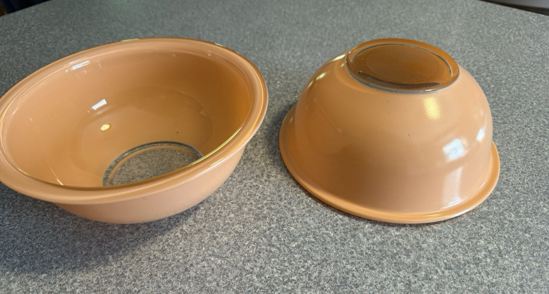 SET of 2 PYREX Mixing Bowls 8" Salmon Orange Clear Ribbed Bottom #323 1. 5L