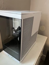 HYTE Y40 Mid Tower Case - White