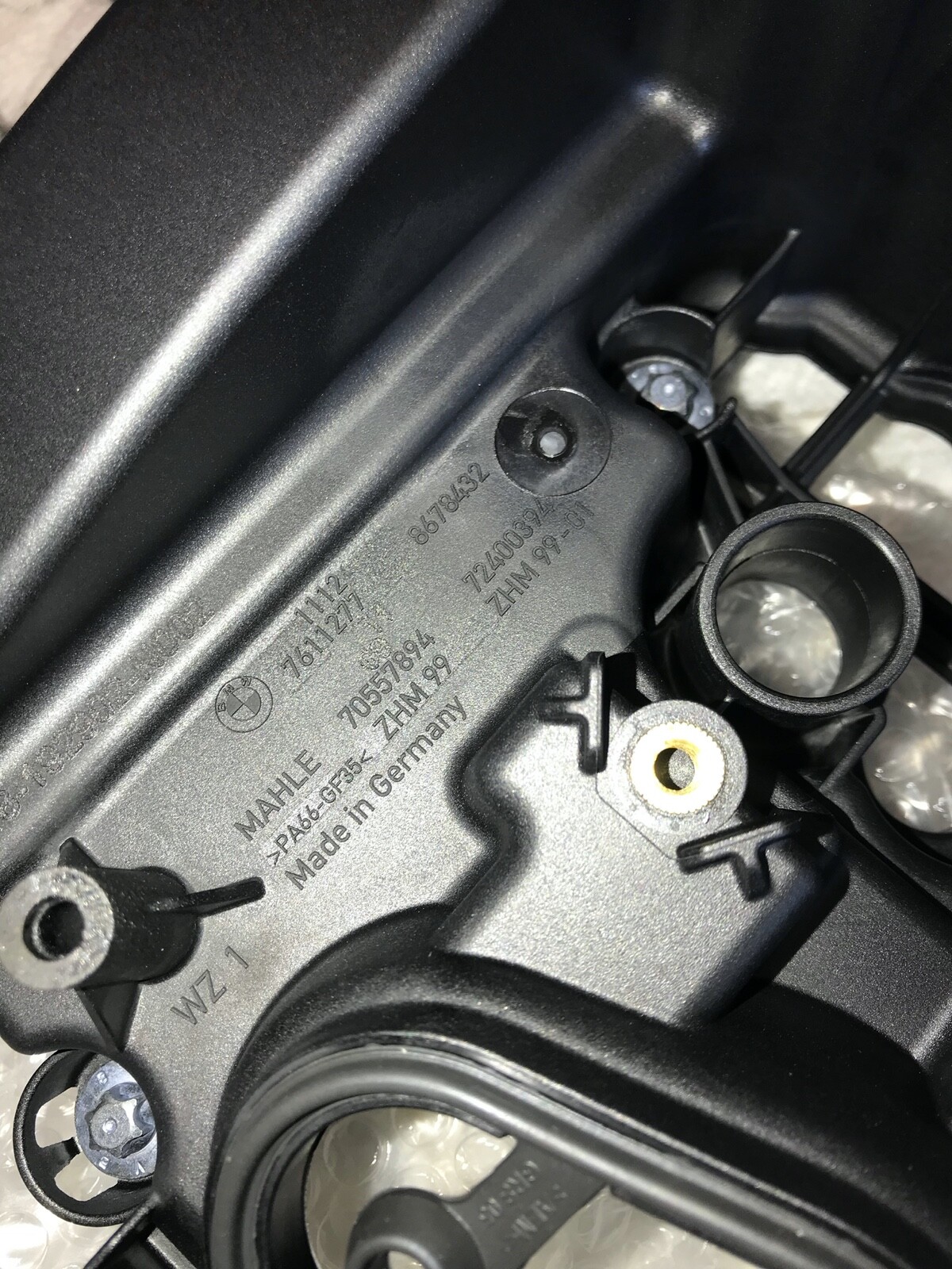 Mini Cooper Genuine 1112761127 Cylinder Head Cover - Valve Cover 11-12-7-611-277