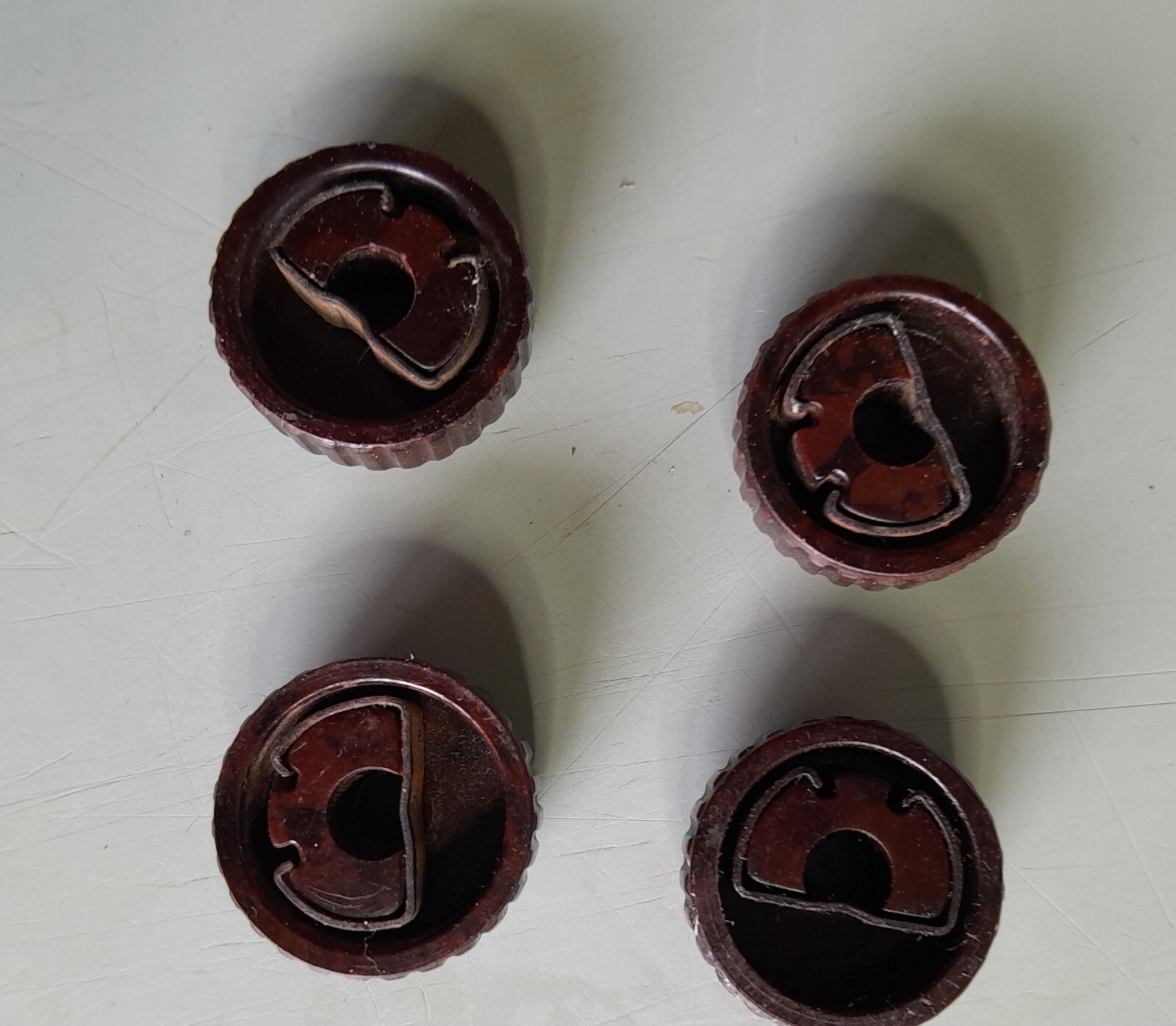 Vintage radio knobs x 4 suit 1948 Kriesler 11 20 bakelite top order
